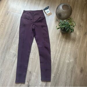 NWT North Face 7/8 Tight Root Beer XS Regular 25” inseam